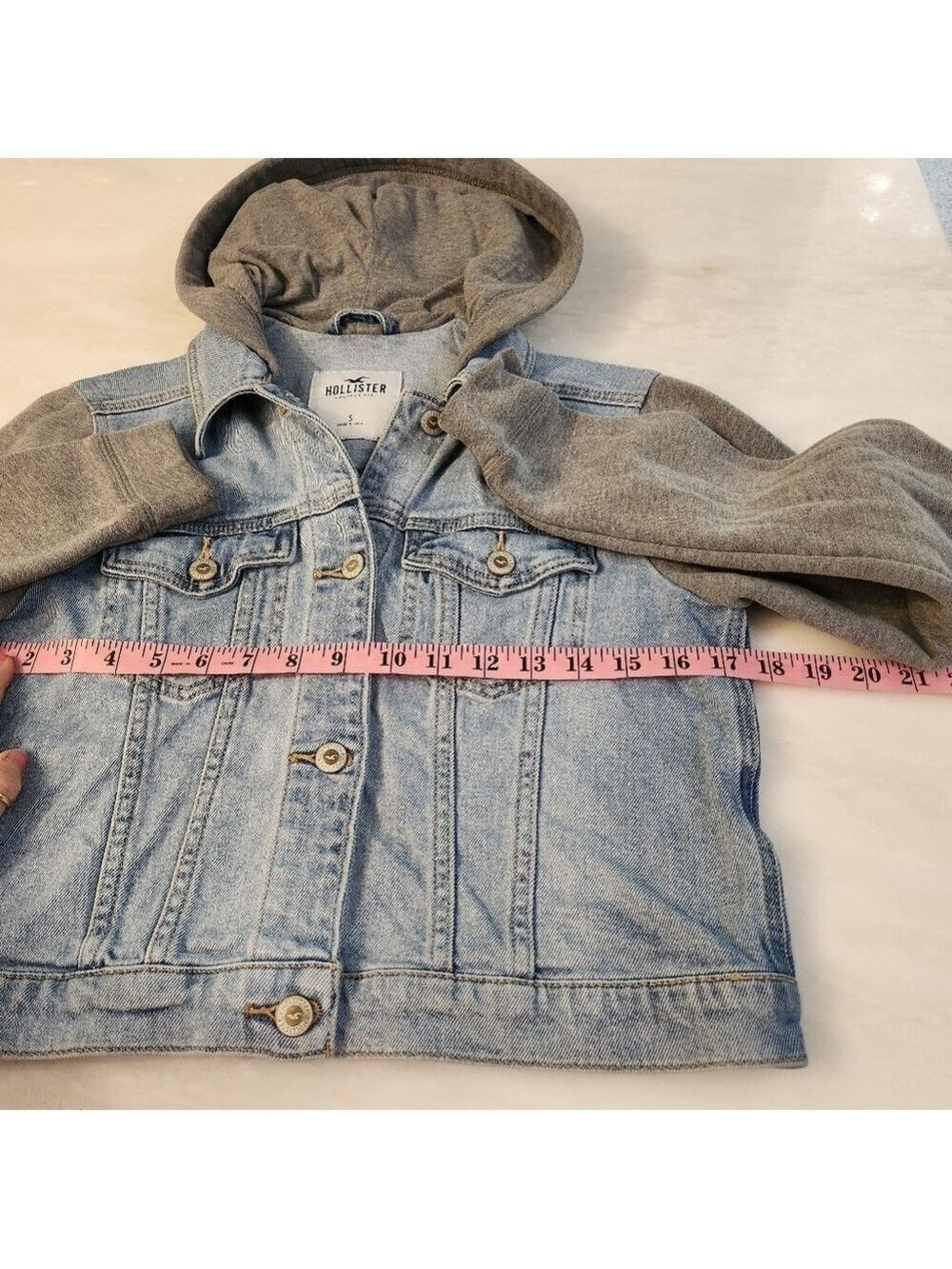 Hollister Women's Light Wash Cropped Denim Jacket With Hoodie - Picture 4 of 5